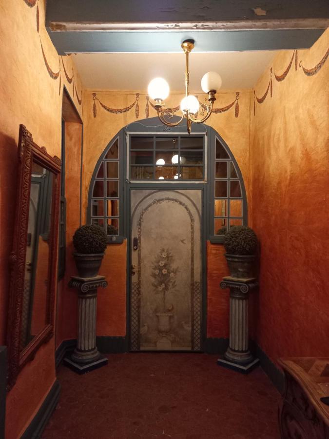 Location Meuble De Tourisme La Rose Des Fables Hotel Château-Thierry Kültér fotó