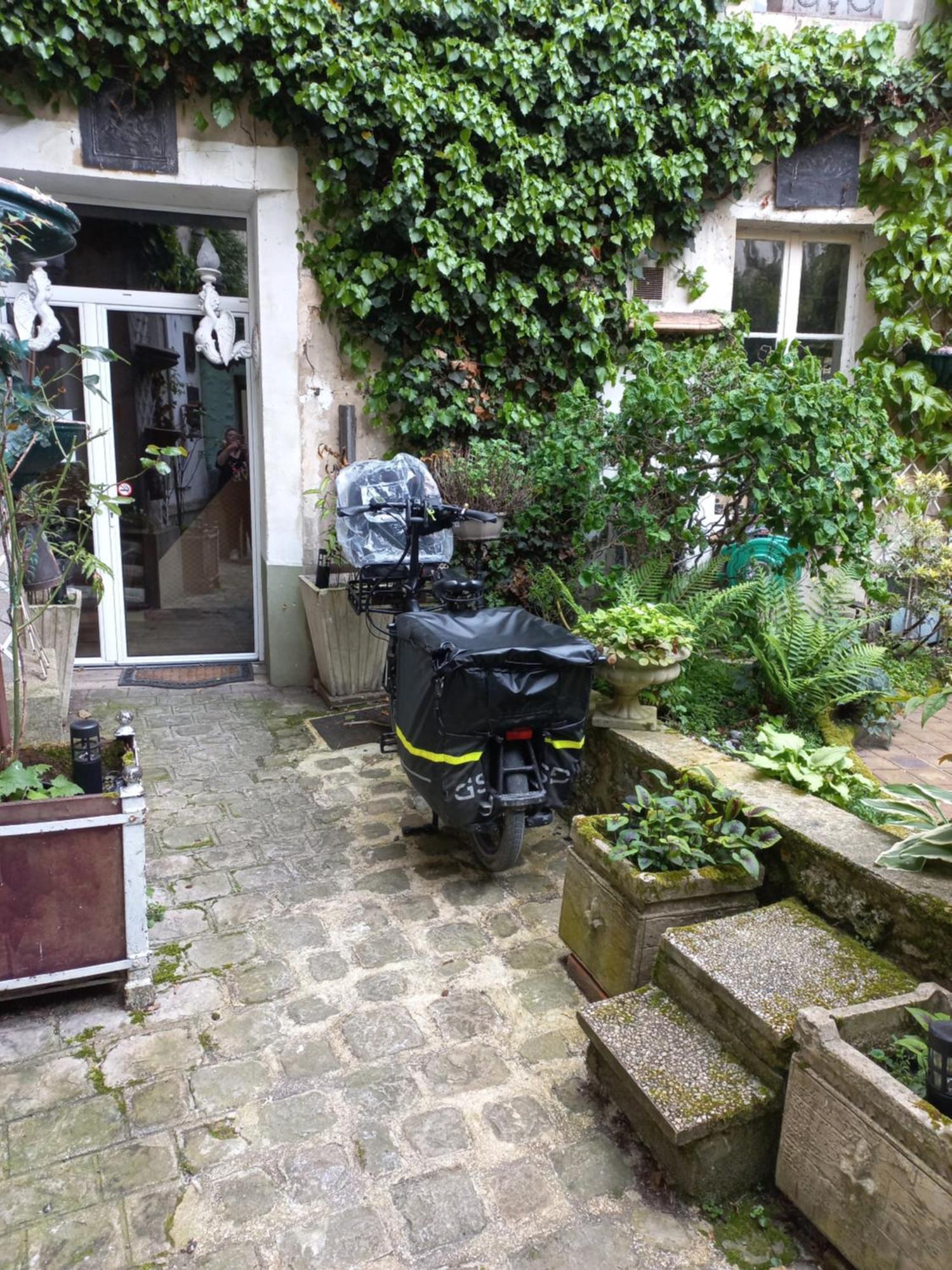 Location Meuble De Tourisme La Rose Des Fables Hotel Château-Thierry Kültér fotó
